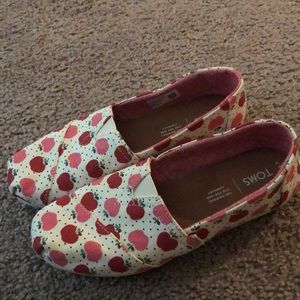 Toms limited Apple print